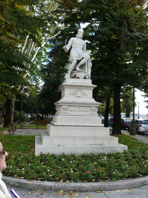 Verona. Monumento a Paolo Veronese