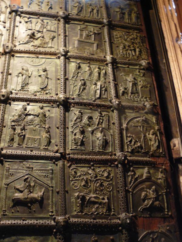 Verona. Basilica de San Zeno. Puertas.